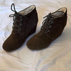 Tom’s Brown Suede Lace-Up Ankle Boots
